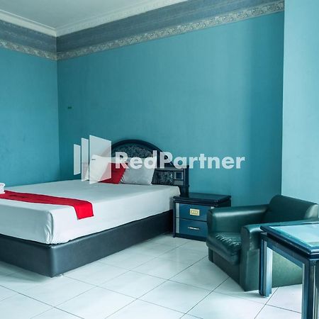 Akur Hotel Malioboro RedPartner Yogyakarta Exterior foto