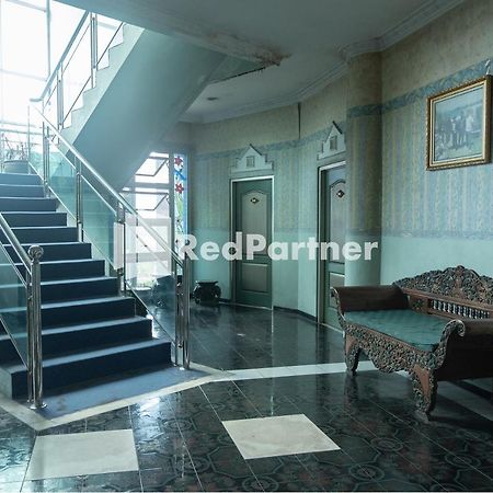 Akur Hotel Malioboro RedPartner Yogyakarta Exterior foto