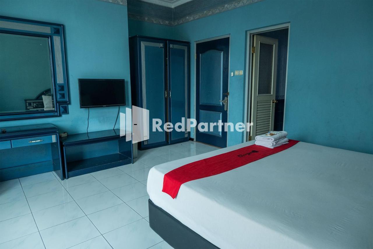 Akur Hotel Malioboro RedPartner Yogyakarta Exterior foto